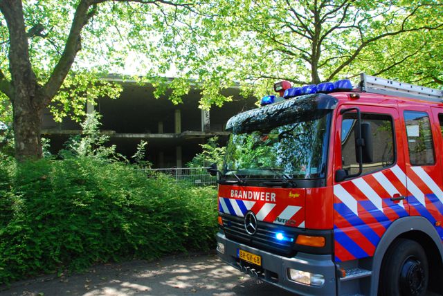 2009/131/20090613 001 Onderzoek binnenbrand Vlierstraat.JPG